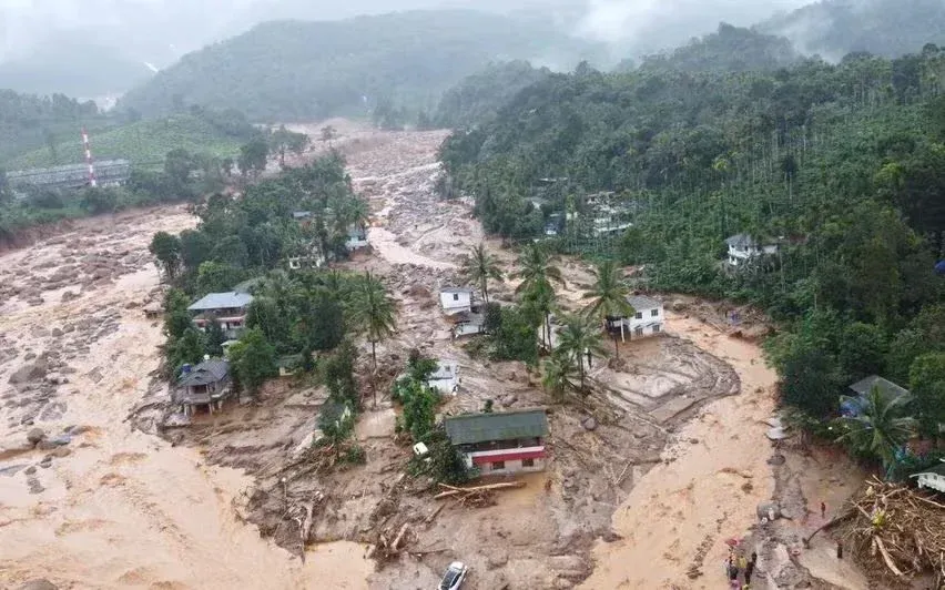 Massive Landslide in Wayanad Traps Hundreds: Major Rescue Operation Underway