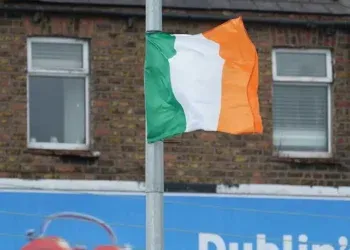 dublin council avoids immediate action on tricolours erected by anti immigrant groups