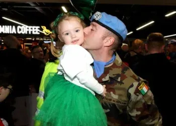 ireland emotional homecoming nearly 200 irish peacekeepers return from lebanon mission