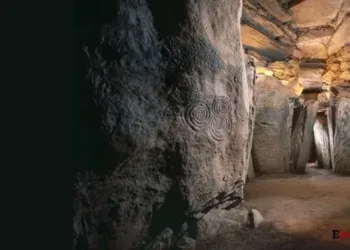 dual alignment at knockroe passage tomb