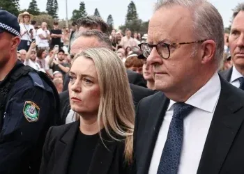 pm albanese booed at bondi memorial
