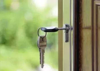 Ireland’s Population Hits 5.46 Million Amid Shifting Migration Trends and Policy Reforms