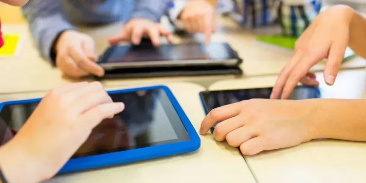 Ireland Moves to Ban Social Media for Under-16s as Cabinet Approves New Digital Safeguards