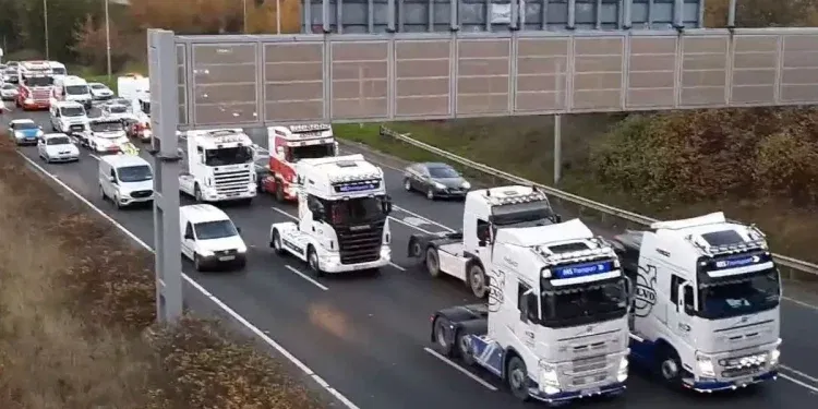 Gardaí Warn of Massive Delays Amidst Rolling Blockade Fuel Demos