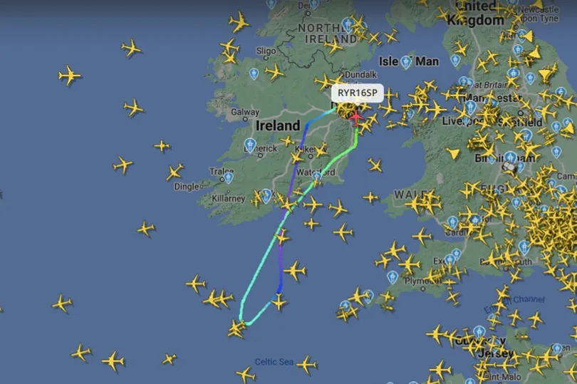 Ryanair Pressurisation Fault Causes Flight FR10 to Reroute to Dublin