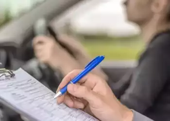 drivers to resit theory test every 10 years in ireland