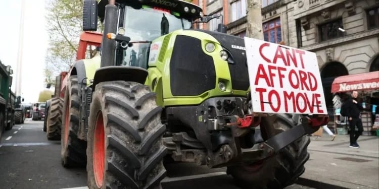 Warnings of Renewed Fuel Protests Grow as Government Prepares to Roll Back Tax Relief